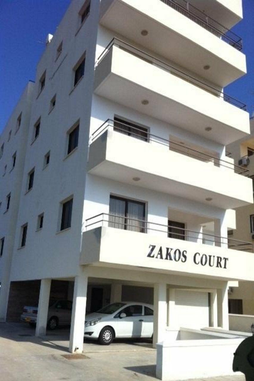 Zakos Court Apartments Ларнака Экстерьер фото